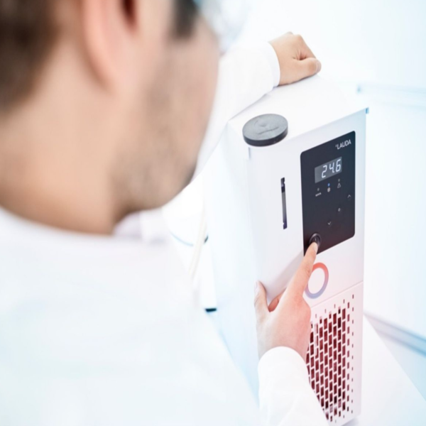 Image_TEC_INS_LAUDA_Microcool_03_1000x665_JPG-1 Image_TEC_INS_LAUDA_Microcool_03_1000x665_JPG-1