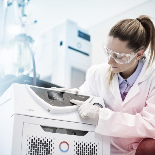 Image_TEC_INS_LAUDA_VariocoolCirculationChillers_03_1000x665_JPG-1 Image_TEC_INS_LAUDA_VariocoolCirculationChillers_03_1000x665_JPG-1